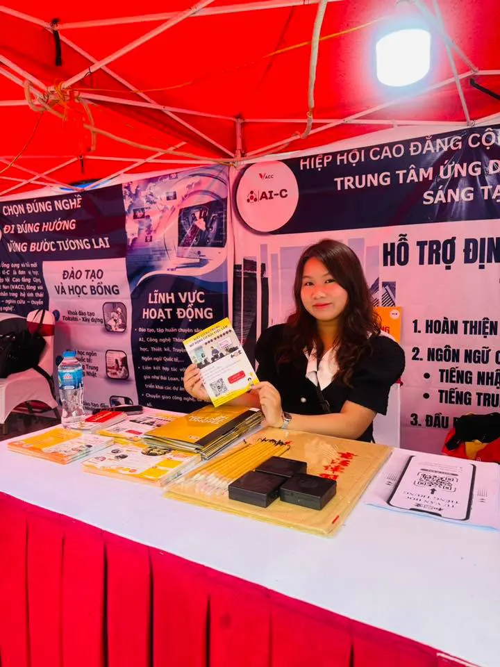 Trung tâm Ngoại Ngữ Quốc Tế Á Châu