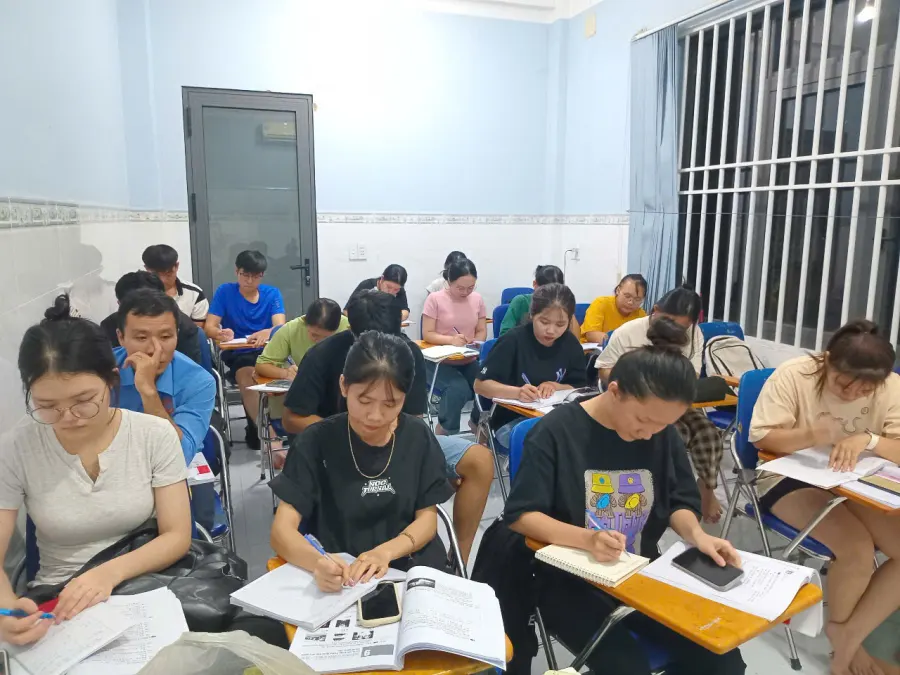Trung tâm Ngoại Ngữ Quốc Tế Á Châu
