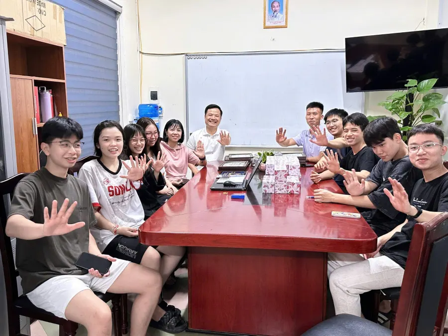 Trung tâm Luyện Thi Lê Vũ