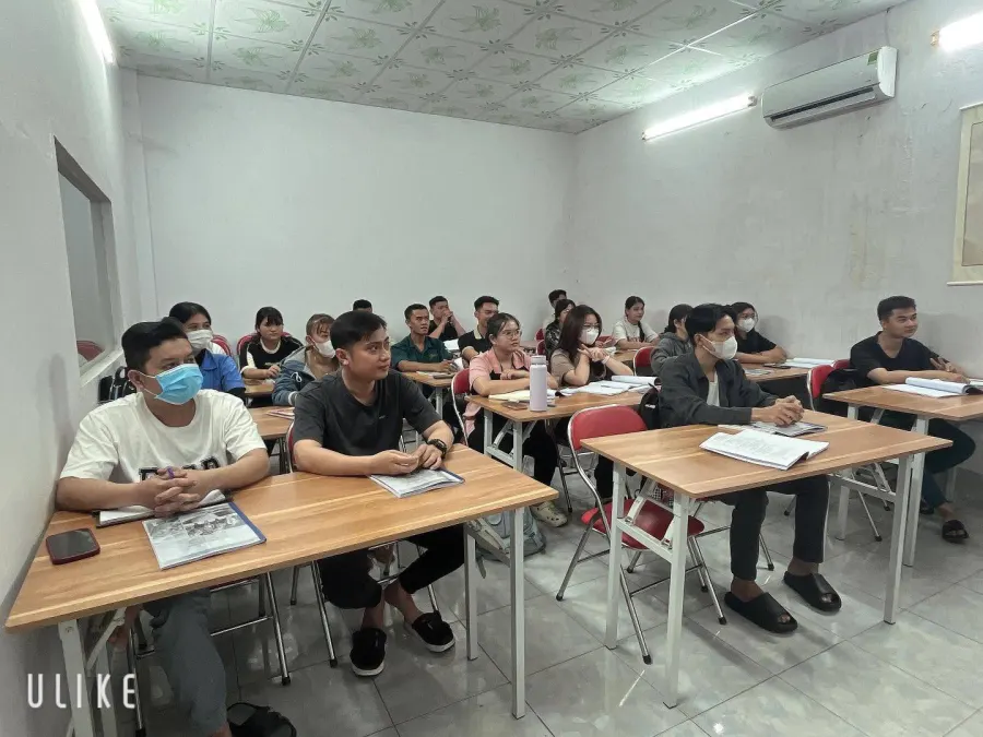 Trung tâm Ngoại ngữ Trường Mỹ CS2