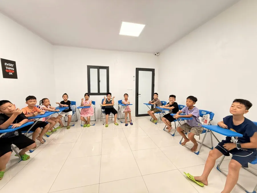 Trung tâm Ngoại Ngữ Surich English