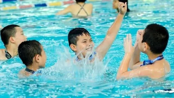Câu lạc bộ Bơi Lội Yo-Raise
