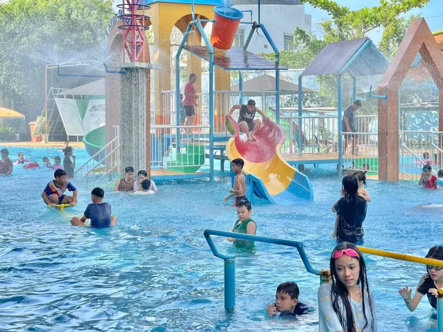 Trung tâm Công viên nước Sao Vàng - Gold Star Water Park