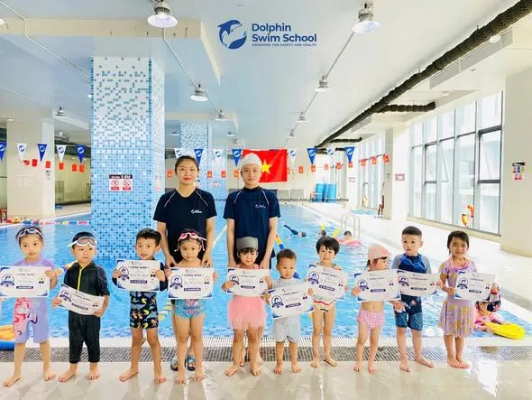 Trường Dolphin Swim