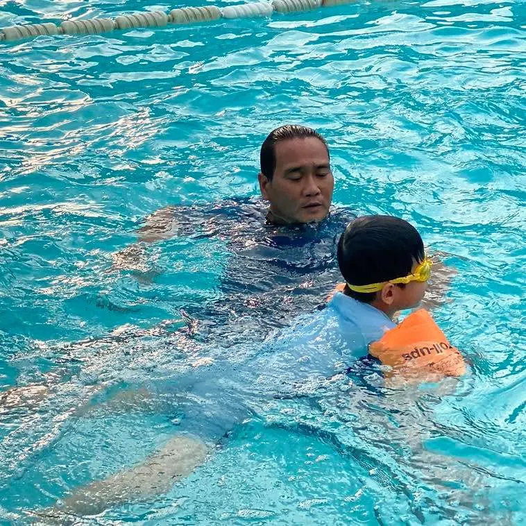 Câu lạc bộ Bơi Lội Công Viên Lê Thị Riêng - Hòa Hưng