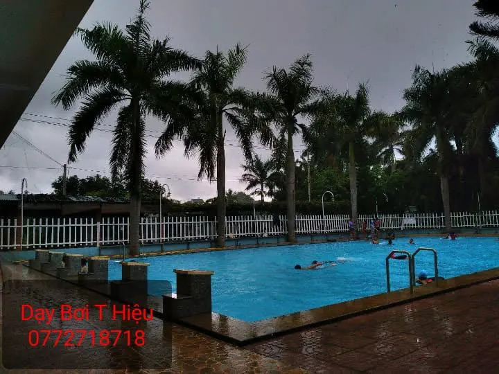 Lớp Dạy bơi Thầy Hiệu