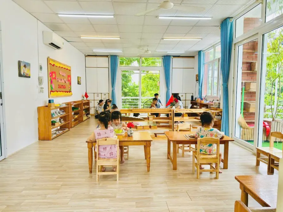Trường Mầm Non Em Bé Hạnh Phúc - RoyalKidz 2