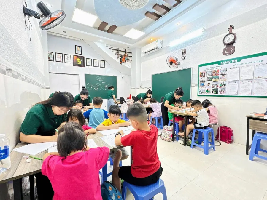 Trung Tâm Luyện Chữ Đẹp Khuê Các