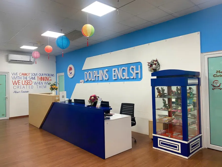 The Dolphins English Center