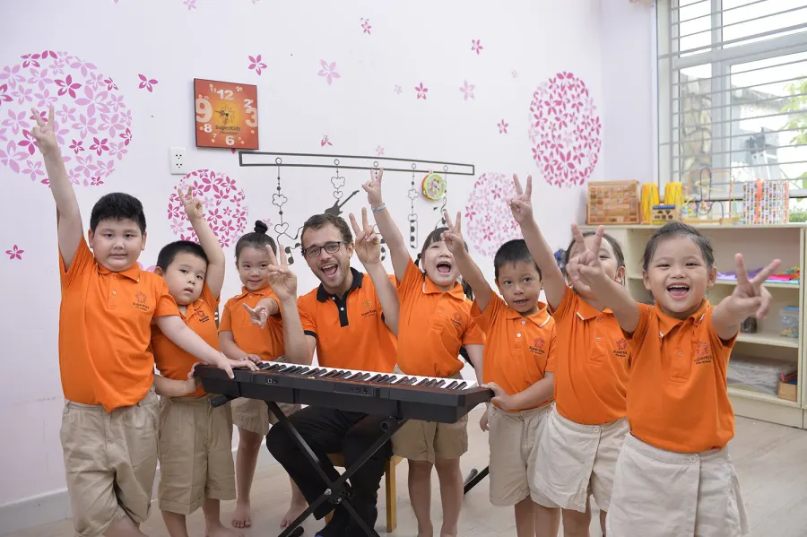 Hệ thống Ivy School - cơ sở SuperKids Hoàng Văn Thụ