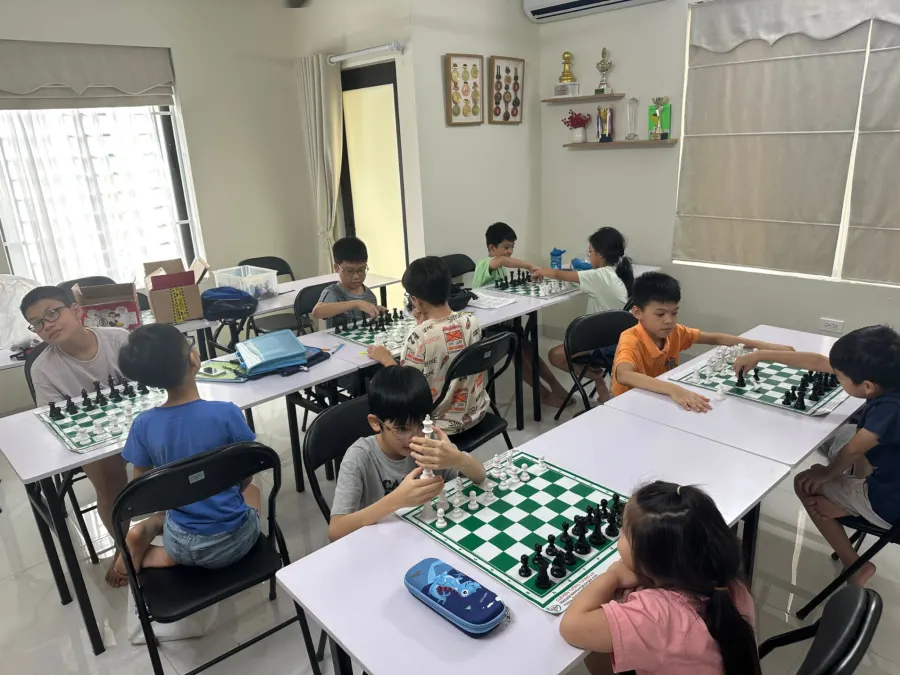 Câu lạc bộ Cờ Vua Kiện tướng tương lai (Future Grandmaster Chess Club)