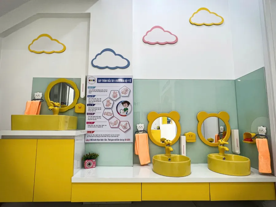 Mầm Non Song Ngữ Montessori Mon School