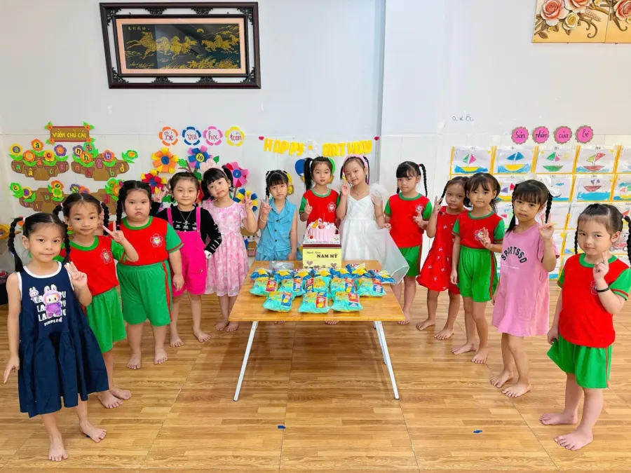 Trường Mầm Non Hoa Phượng Đỏ