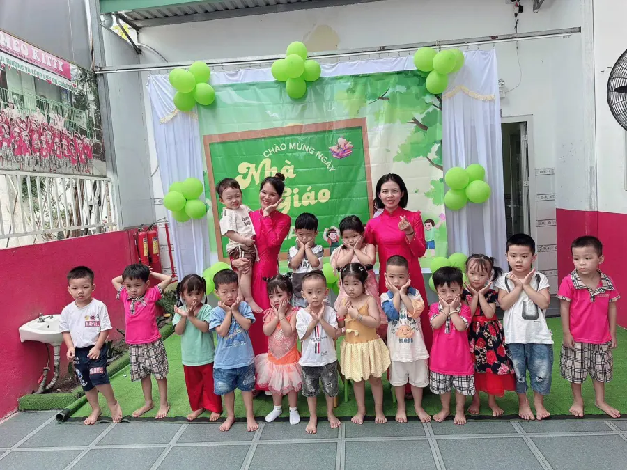 Mầm Non Mèo Kitty - Phú Tân