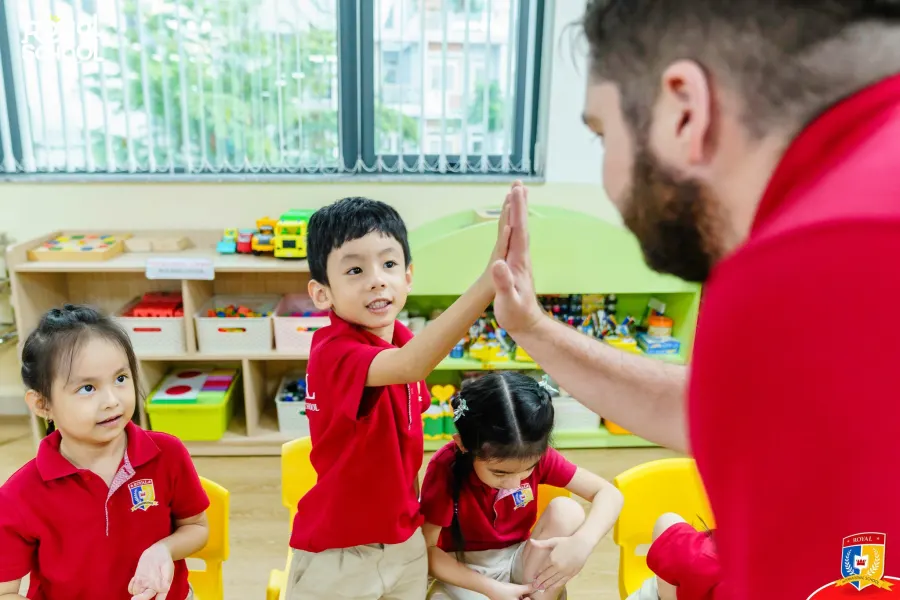 Trường Song ngữ Quốc tế Hoàng Gia (ROYAL SCHOOL)