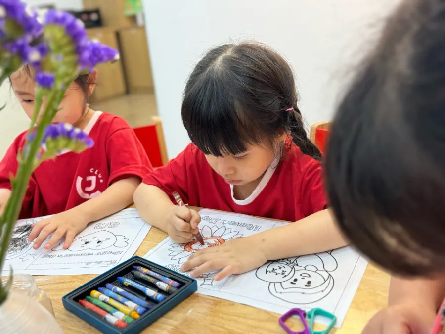 Trung Tâm Ngoại Ngữ Thực Nghiệm JCLUB