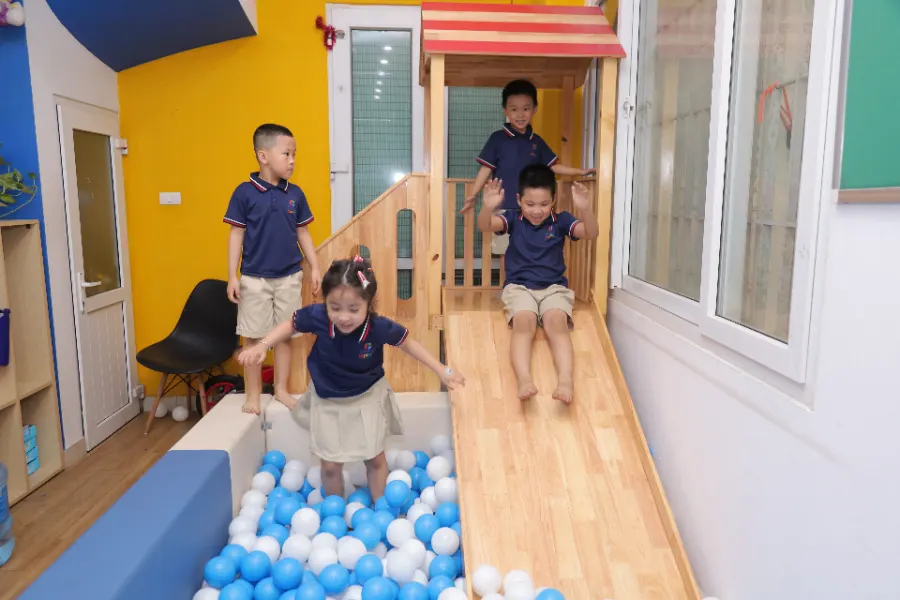 Trường mầm non Song ngữ Topkids - Lê Trọng Tấn, Thanh Xuân