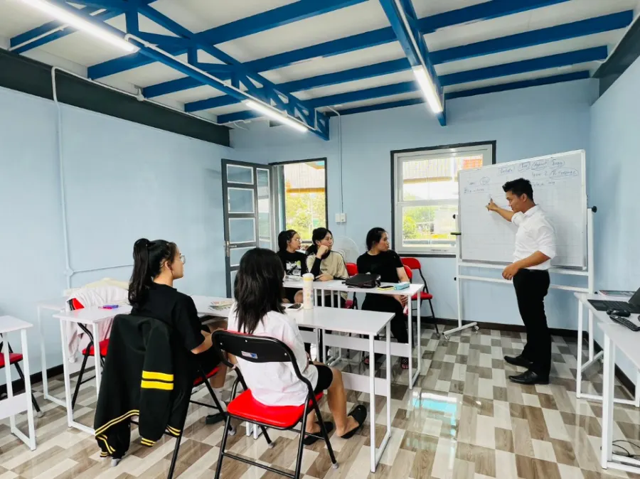Trung Tâm Tiếng Anh MK English Club