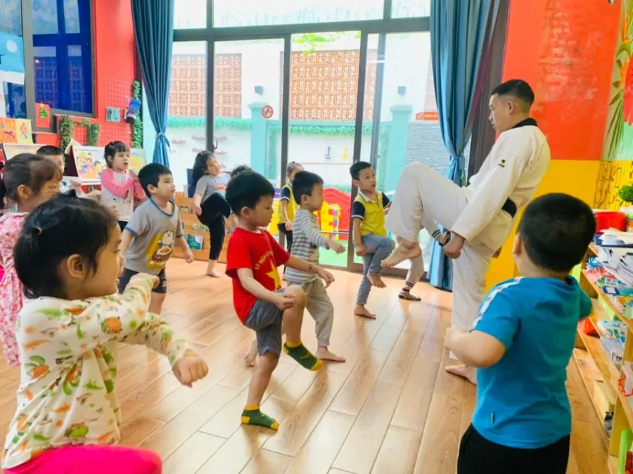 Trường mầm non Bút Chì Màu - Crayonkid school - KĐT Đặng Xá