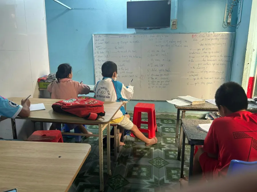 Lớp bồi dưỡng kiến thức cô Thuỷ