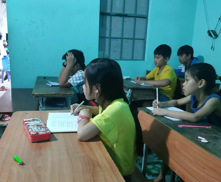 Lớp bồi dưỡng kiến thức cô Thuỷ
