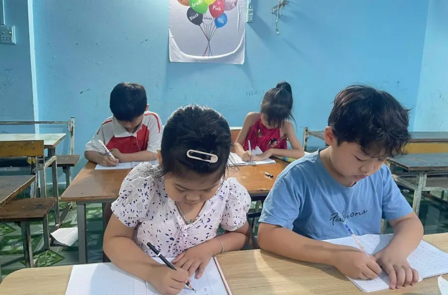 Lớp bồi dưỡng kiến thức cô Thuỷ