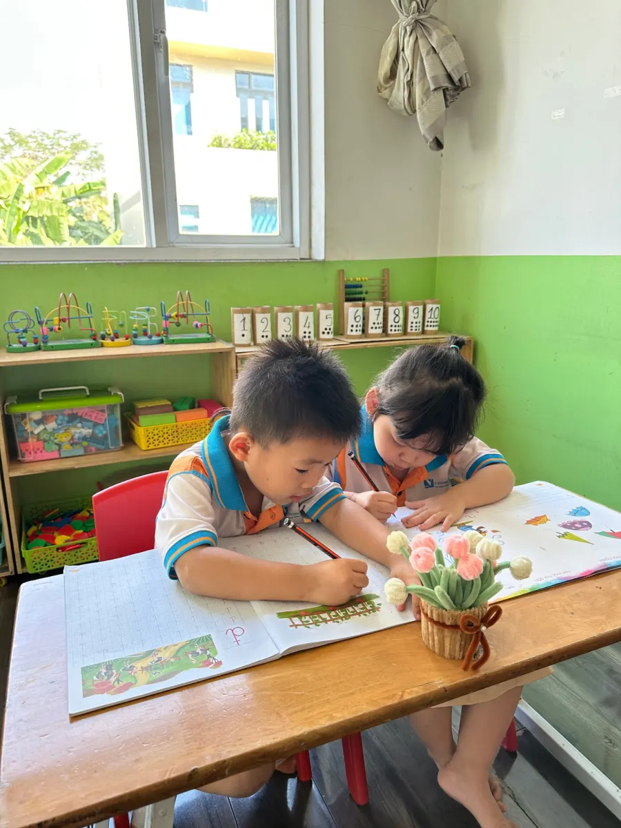 Lớp Mầm Non Ngôi Sao Nhỏ (Baby Stars Preschool)
