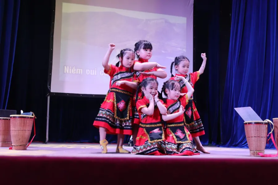 Mầm Non Ngôi Nhà Bí Đỏ