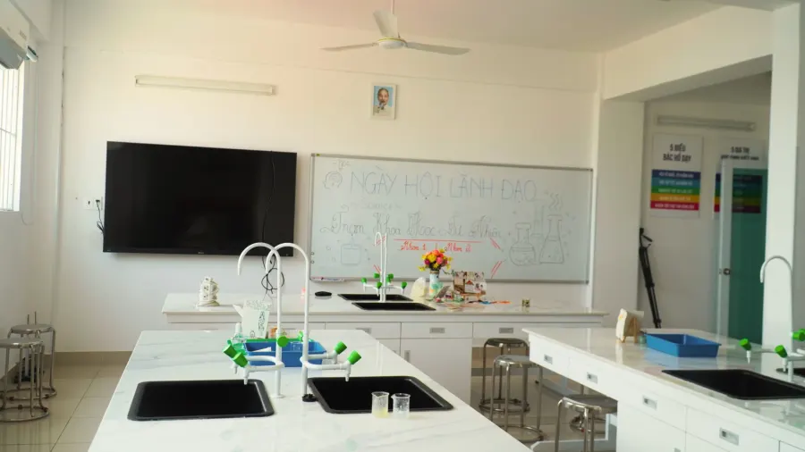 Trường Tiểu Học - THCS - THPT Việt Anh