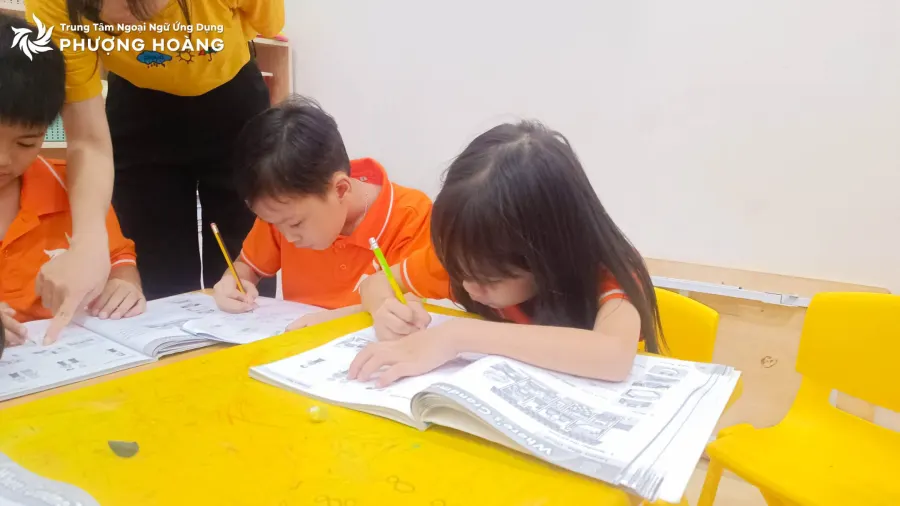 Trung tâm Ngoại Ngữ Ứng Dụng Phượng Hoàng (Phượng Hoàng English)