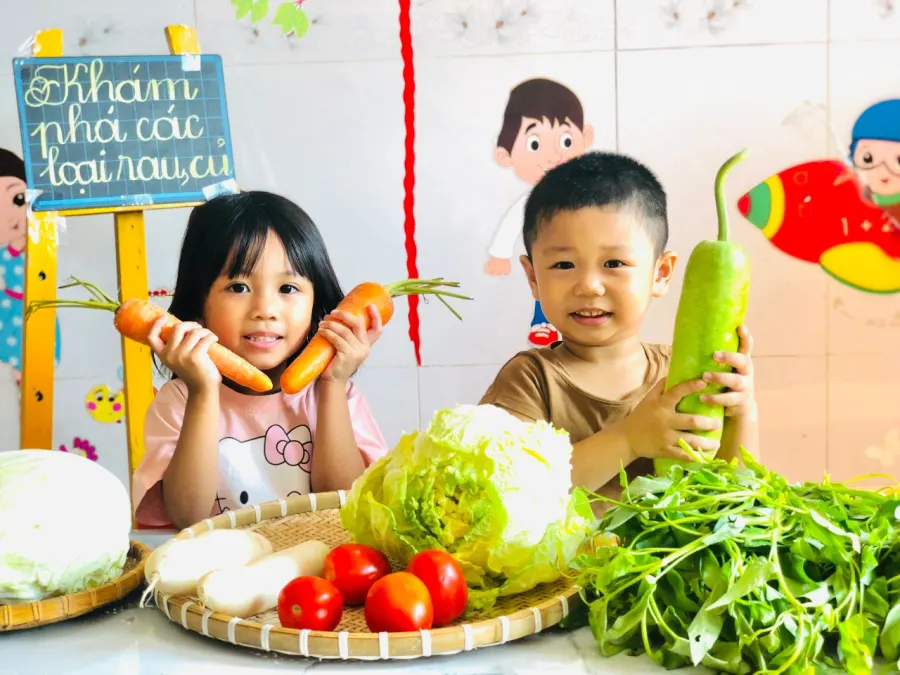 Lớp Mẫu Giáo Hoa Hồng Đỏ