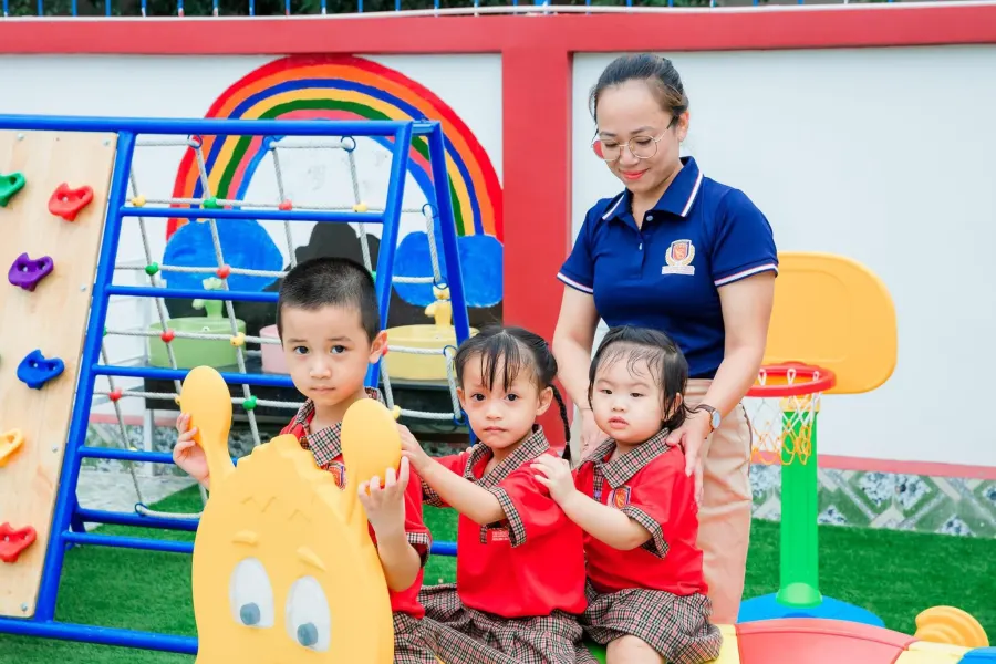 Trường Mầm Non Việt - Sing (Viet-Sing School) - Phường Bình Chiểu