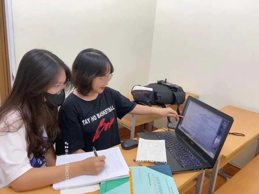 Trung tâm Bồi dưỡng kiến thức, Luyện thi CLC Thầy Sỹ