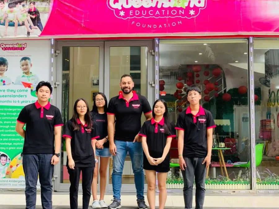 Câu lạc bộ tiếng Anh Queensland Excellence - 4 Ngõ Huế Hai Bà Trưng