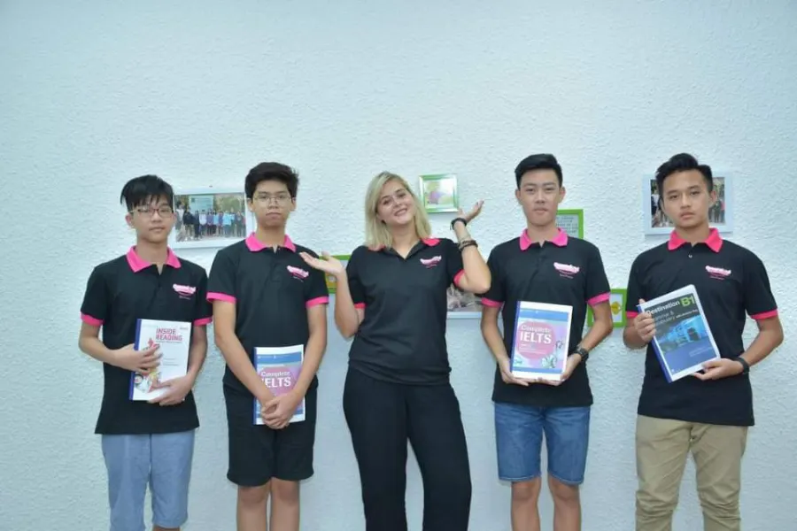 Câu lạc bộ tiếng Anh Queensland Excellence - 4 Ngõ Huế Hai Bà Trưng