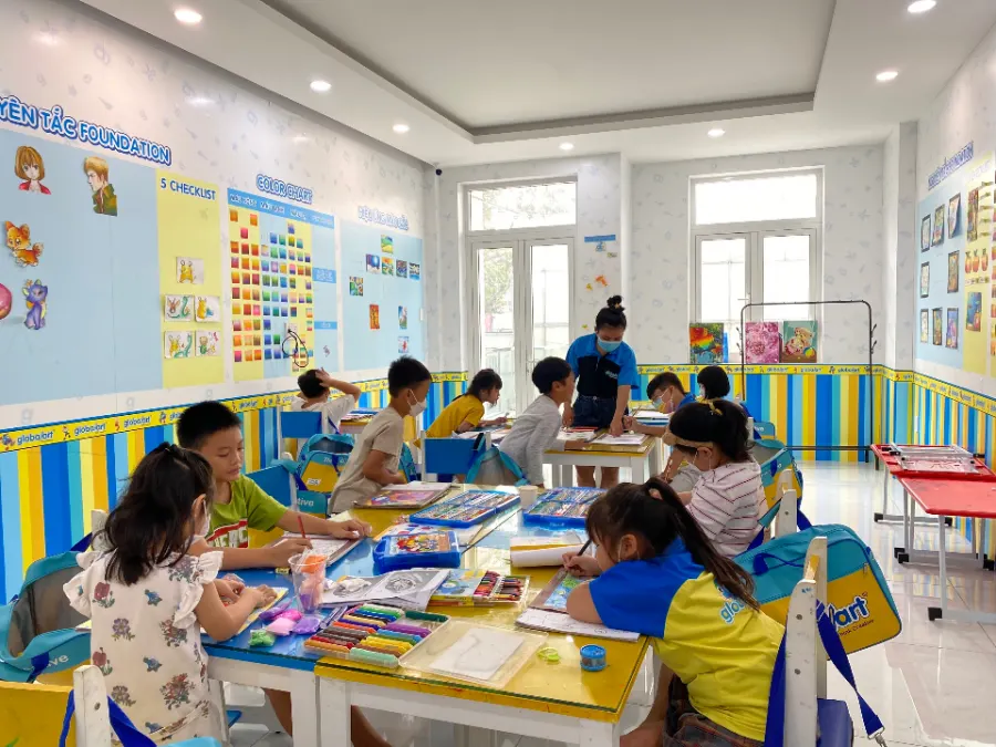 Trung Tâm Mỹ Thuật Global Art - Tên Lửa, Bình Tân
