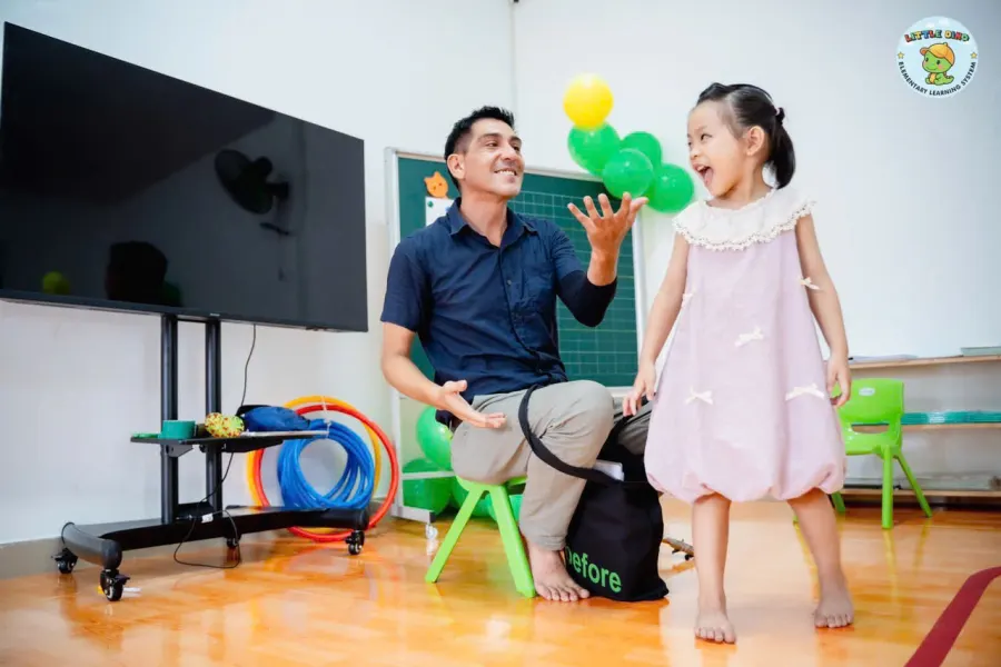 Câu lạc bộ Khủng Long Nhí (Little Dino Elementary Learning System)