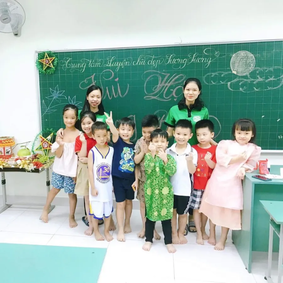 Hệ Thống Luyện Chữ Đẹp Sương Sương
