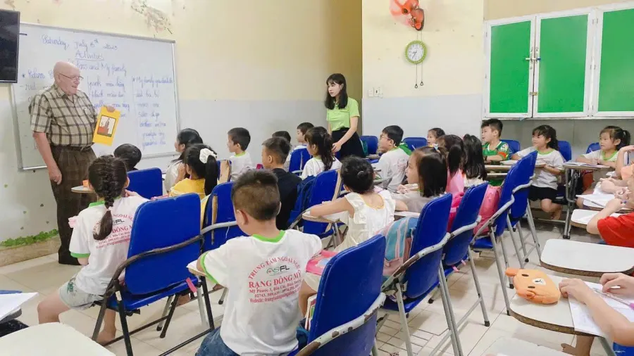 TRUNG TÂM NGOẠI NGỮ VÀ BỒI DƯỠNG VĂN HÓA RẠNG ĐÔNG MỸ
