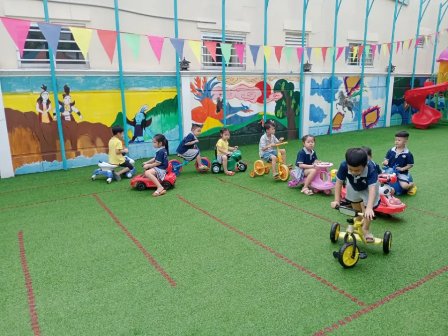 Trường Mầm Non Thế Giới Tuổi Thơ