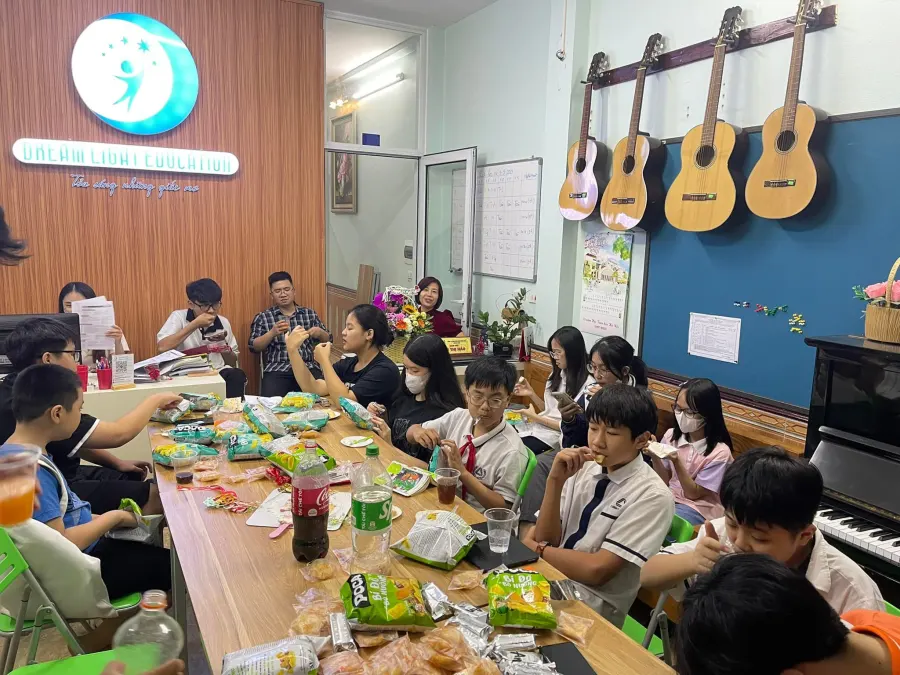 Trung tâm bồi dưỡng văn hóa và nghệ thuật  Dreamlight Edu - CS Tân Triều