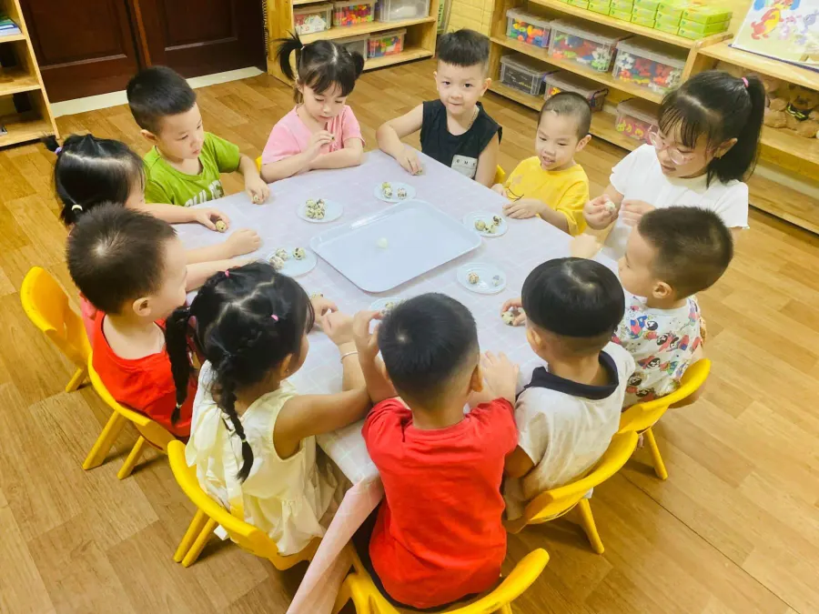 Trường Mầm Non Mặt Trời Bé Con (Little Sun)
