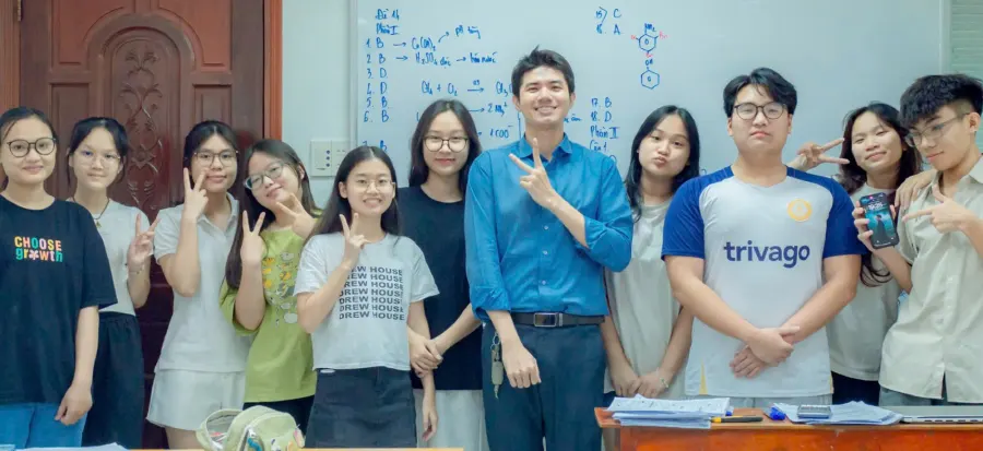 TRUNG TÂM LUYỆN THI LAM HỒNG - Phường Tân Hưng