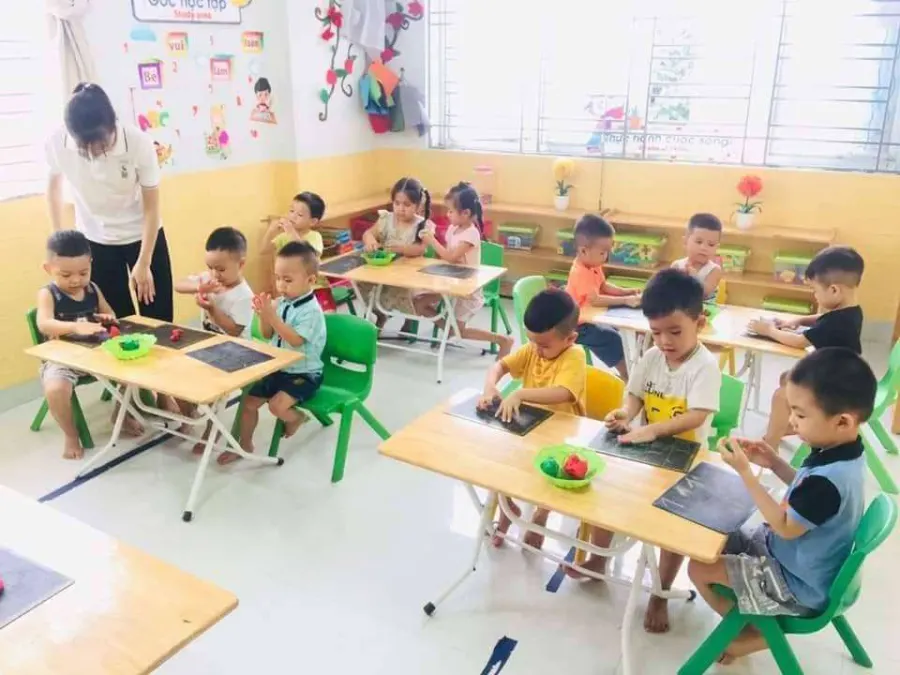 Mầm Non Hoa Thủy Tiên IQ - Kiến Hưng