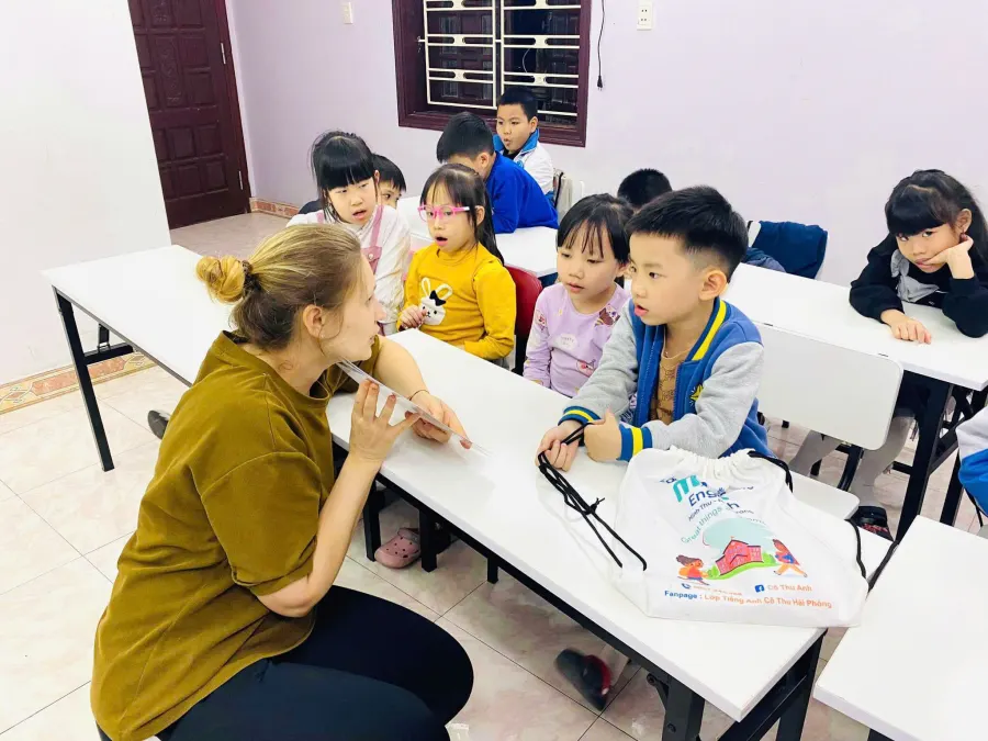 Trung Tâm Ngoại Ngữ Mint - Lớp Tiếng Anh cô Thu