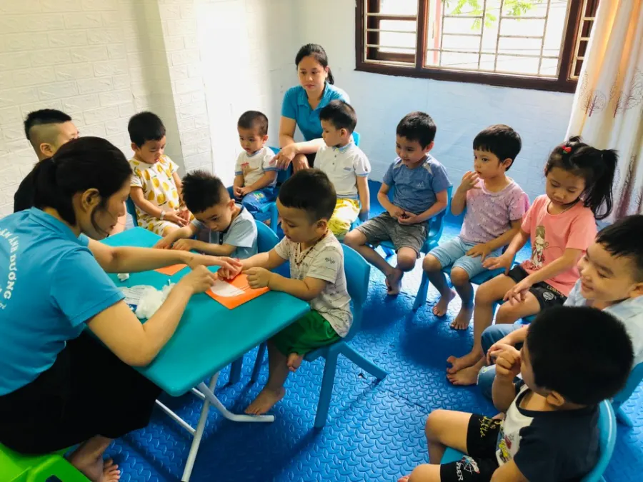 Trung tâm Giáo dục Đặc Biệt Trăng Nhỏ