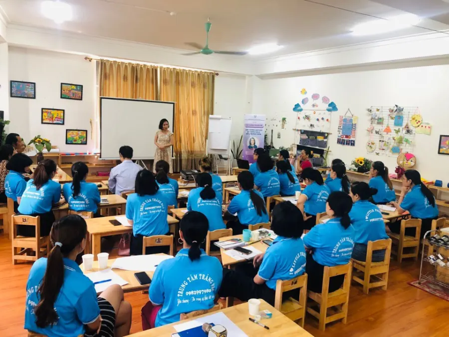 Trung tâm Giáo dục Đặc Biệt Trăng Nhỏ