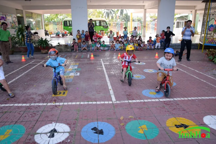 Trường song ngữ Tinh Hoa