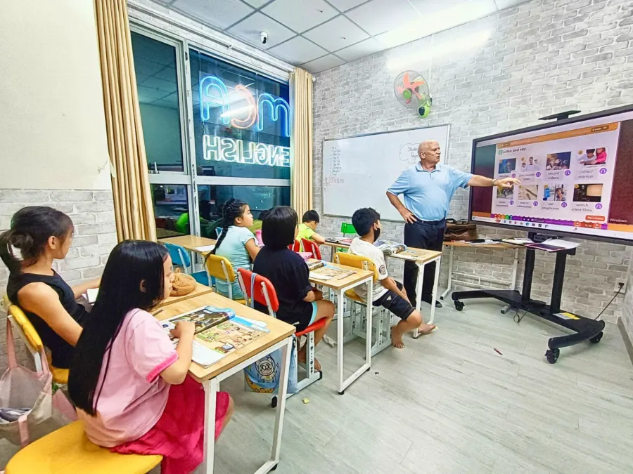 Trung Tâm Ngoại Ngữ MCA - Vinhomes Grand Park, Thủ Đức