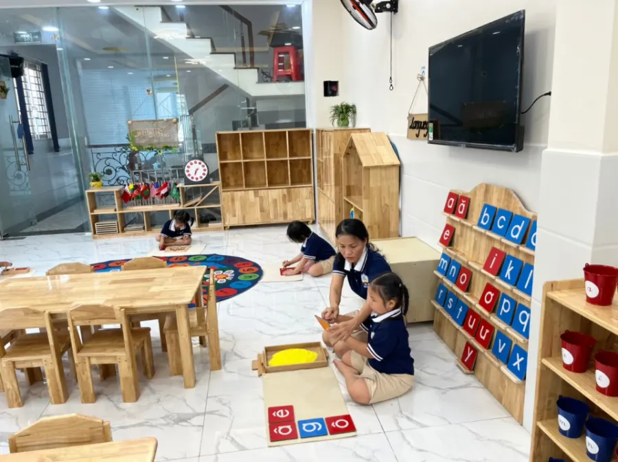 Trường mầm non Sunshine House Montessori - Bà Điểm Hóc Môn